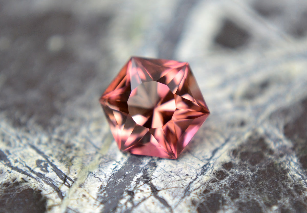 Pareja Turmalina var. Rubelitan 2 kt y 2,2 kt