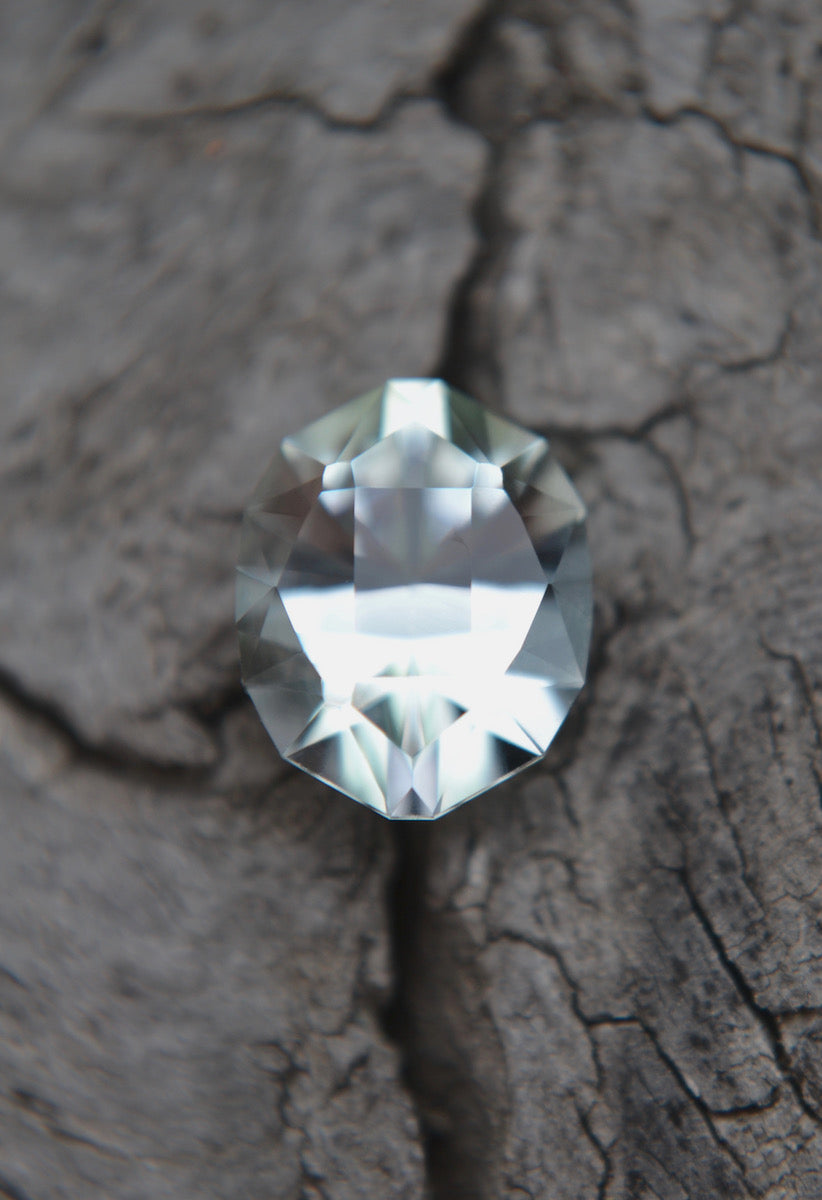 Turmalina Achroite 2,39 kt